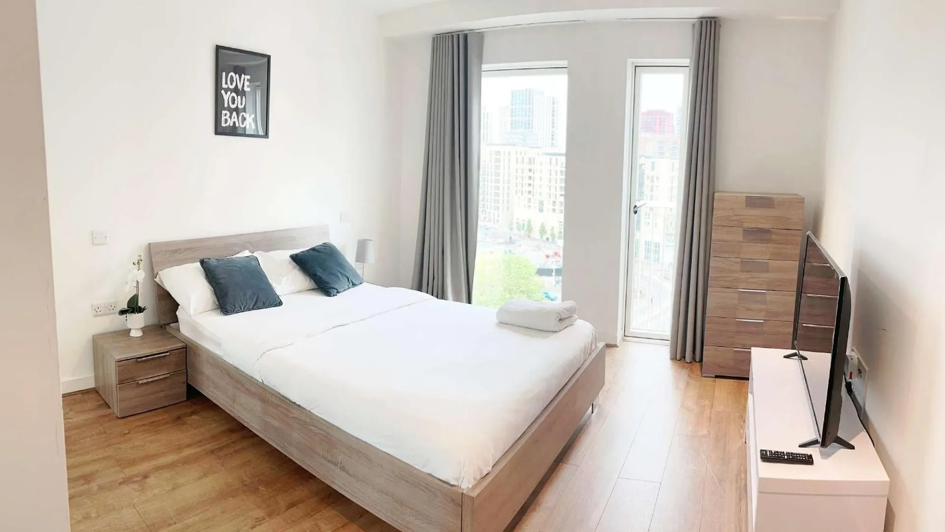 A Charming 2 Bedroom Flat London Apartment
