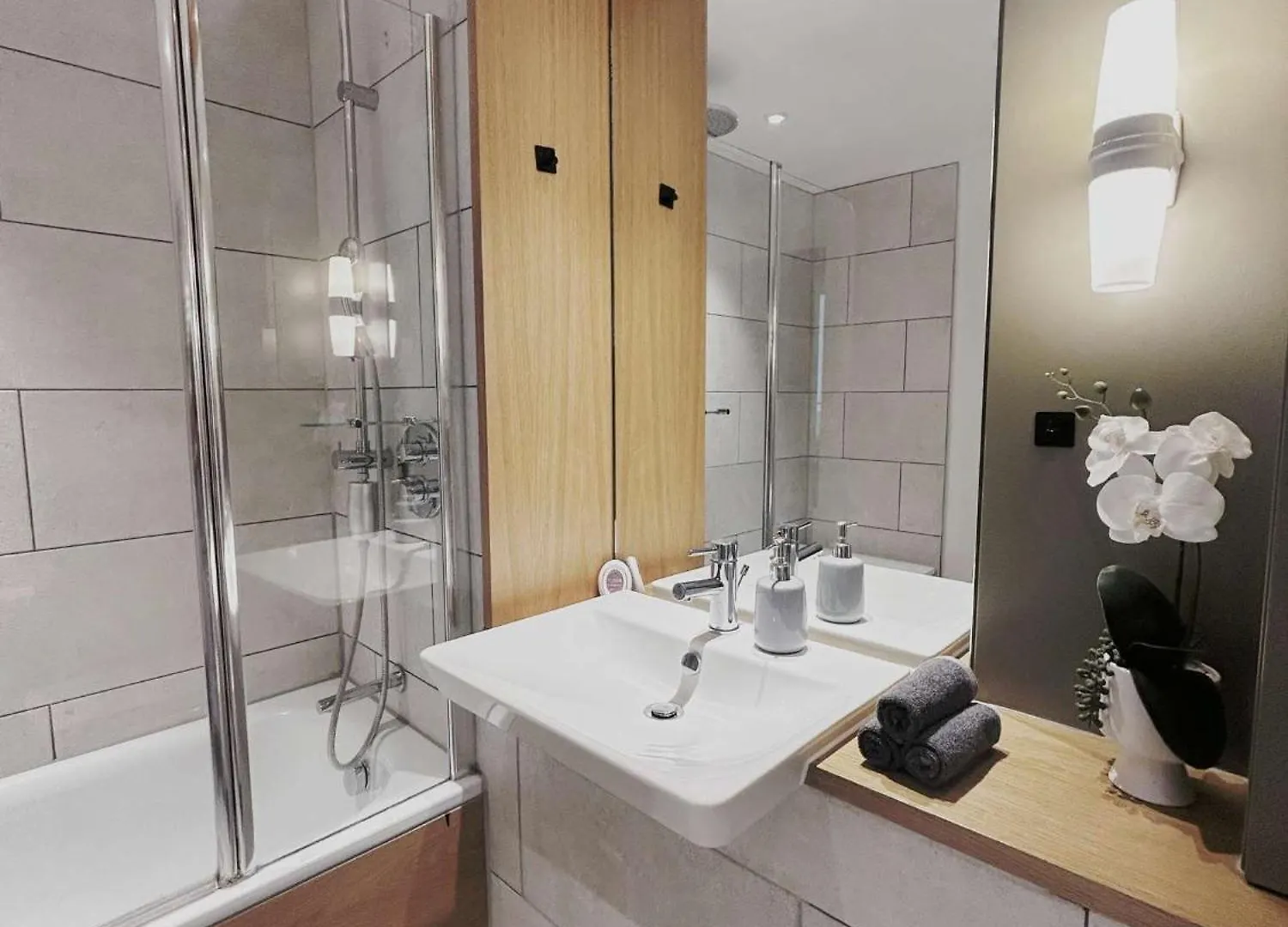 A Charming 2 Bedroom Flat London 0*,